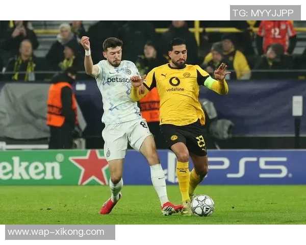 多特蒙德庆祝埃姆雷詹主罚点球全中创下100命中率佳绩